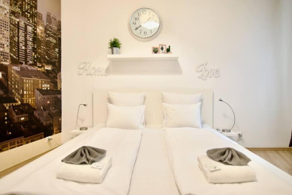 Standard Apartment By Hi5- Podmaniczky Street Budapest Bagian luar foto