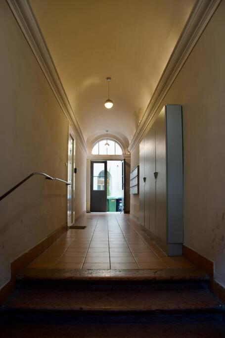 Standard Apartment By Hi5- Podmaniczky Street Budapest Bagian luar foto